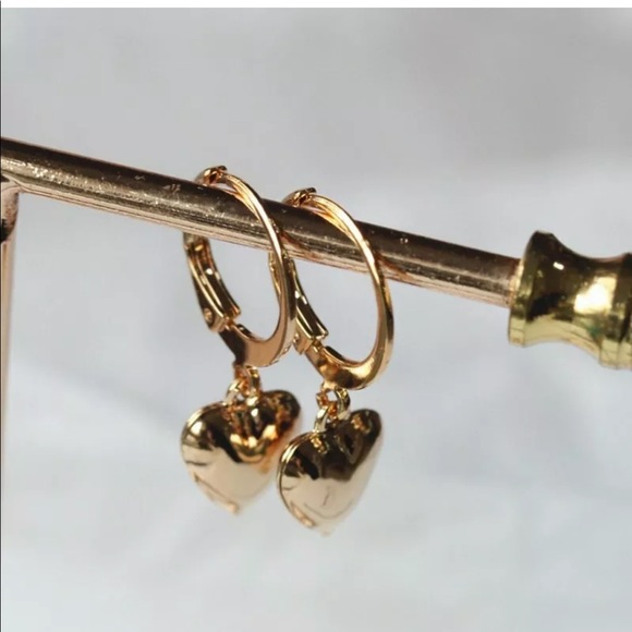 ♡Néw Gold Heart Hoop Drop Dangle Earrings♡ - Picture 2 of 7